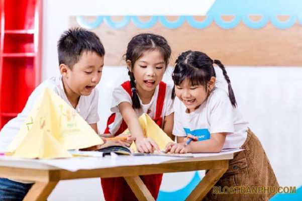 Trẻ em nên được học tiếng anh theo những cách tự nhiên nhất