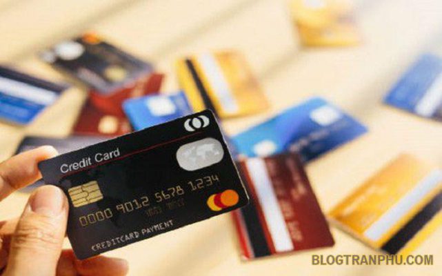 Khi làm thẻ tín dụng các ngân hàng cần điều kiện gì?