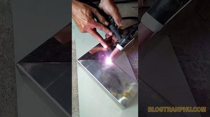 Cách hàn sắt mỏng với máy hàn điện tử