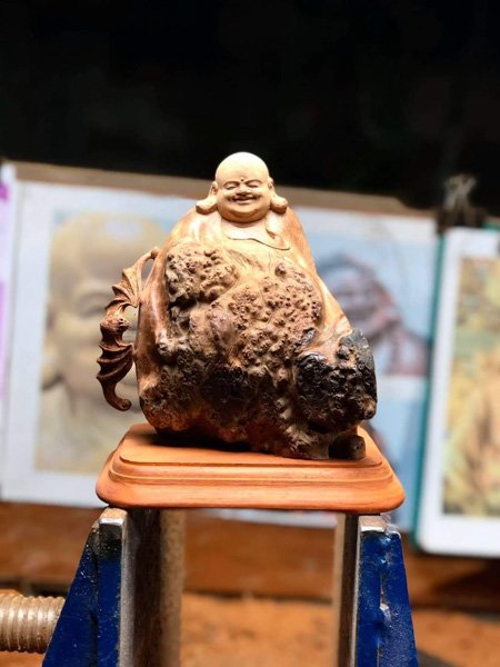 Tượng gỗ lũa Phật Di Lặc