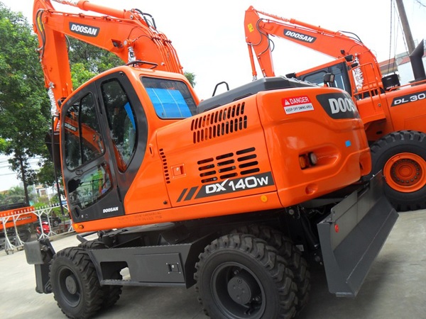 Máy xúc đào Doosan DX140W
