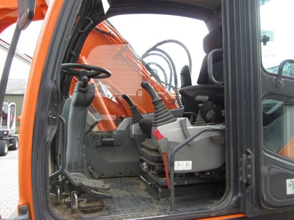 Máy xúc đào Doosan DX140W