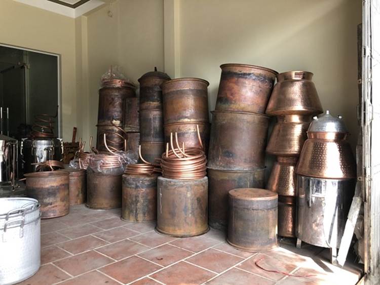 Nên mua nồi nấu rượu loại nào?