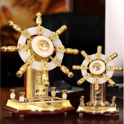 Cần lưu ý gì khi mua quà tặng sếp nữ mà bạn nên biết?