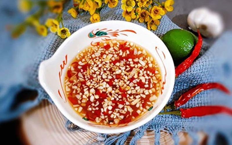 Top 4 cách làm nước chấm nem chua rán ngon nức nở