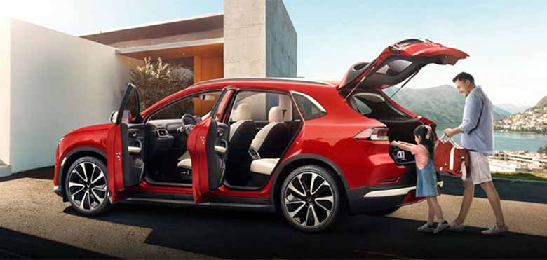 Chiêm ngưỡng VinFast VF 8 với thiết kế duy mỹ, thu hút mọi ánh nhìn