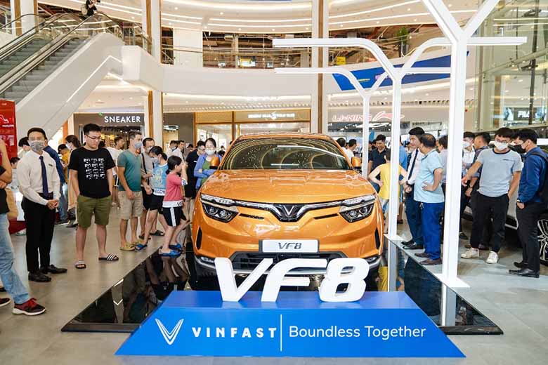 Chiêm ngưỡng VinFast VF 8 với thiết kế duy mỹ, thu hút mọi ánh nhìn